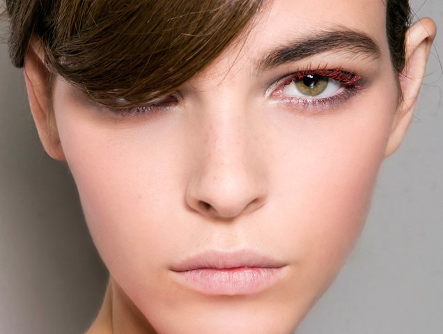 19 Runway-Approved Ways to Wear Colored Mascara This Season - theFashionSpot
