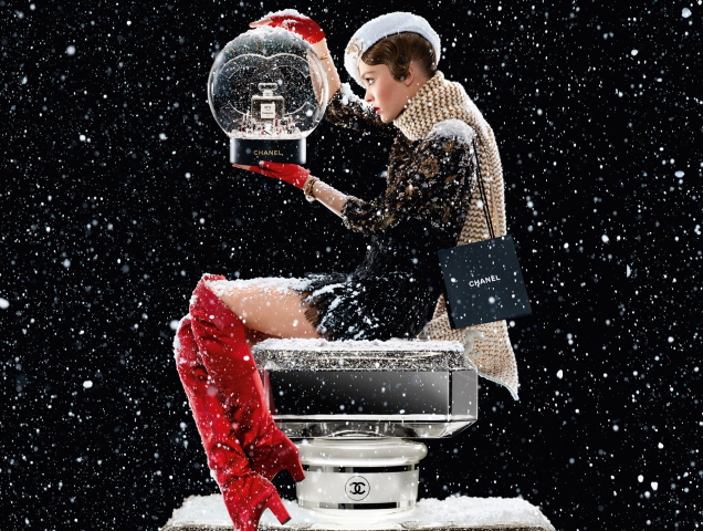 Chanel 'No. 5 L'Eau' Fragrance Holiday 2019 : Lily-Rose Depp by Jean-Paul Goude
