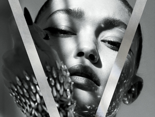 V Magazine #134 Spring 2022 : Gigi Hadid by Mario Sorrenti