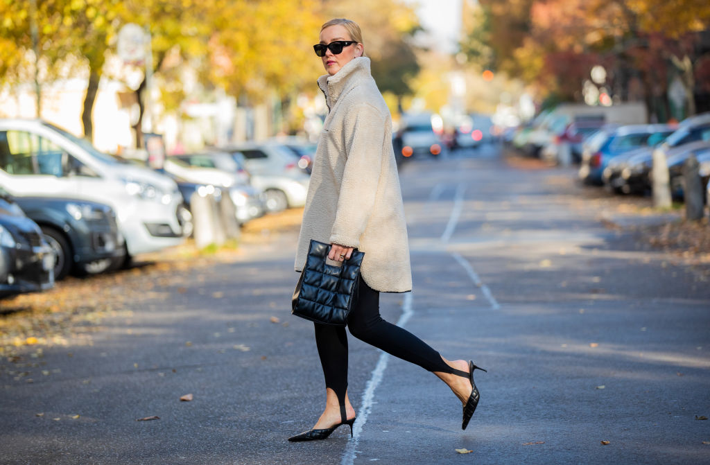 Classic Black Move Over: Stirrup Leggings Are Here To Stay - theFashionSpot