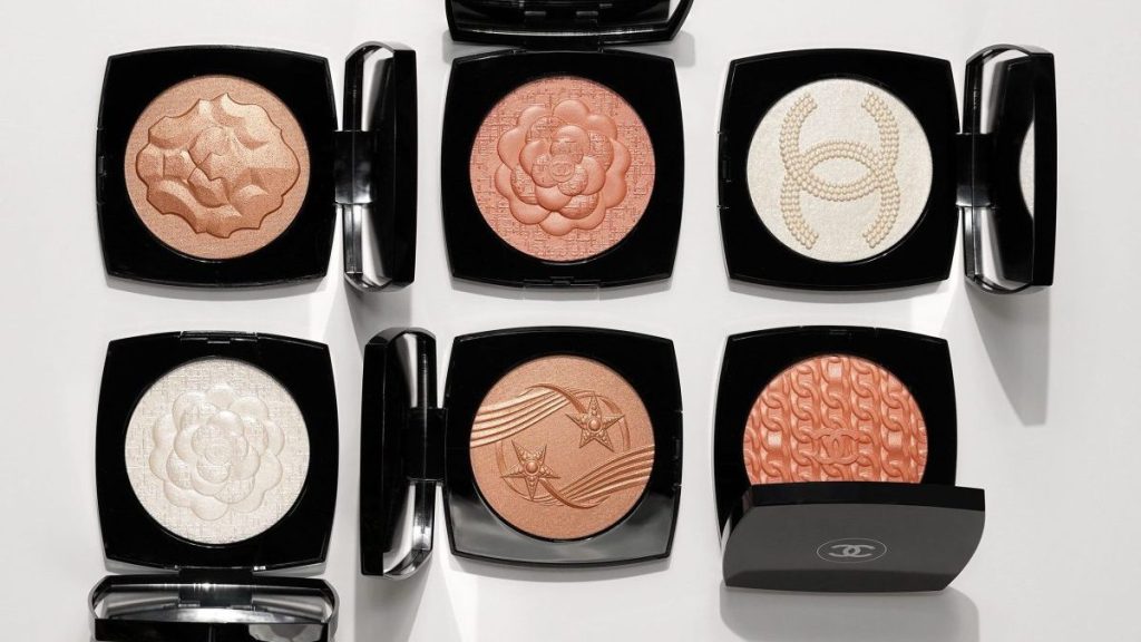 Dive Into the Allure of Les Symboles de Chanel – Your New Personalized Illuminating Powder