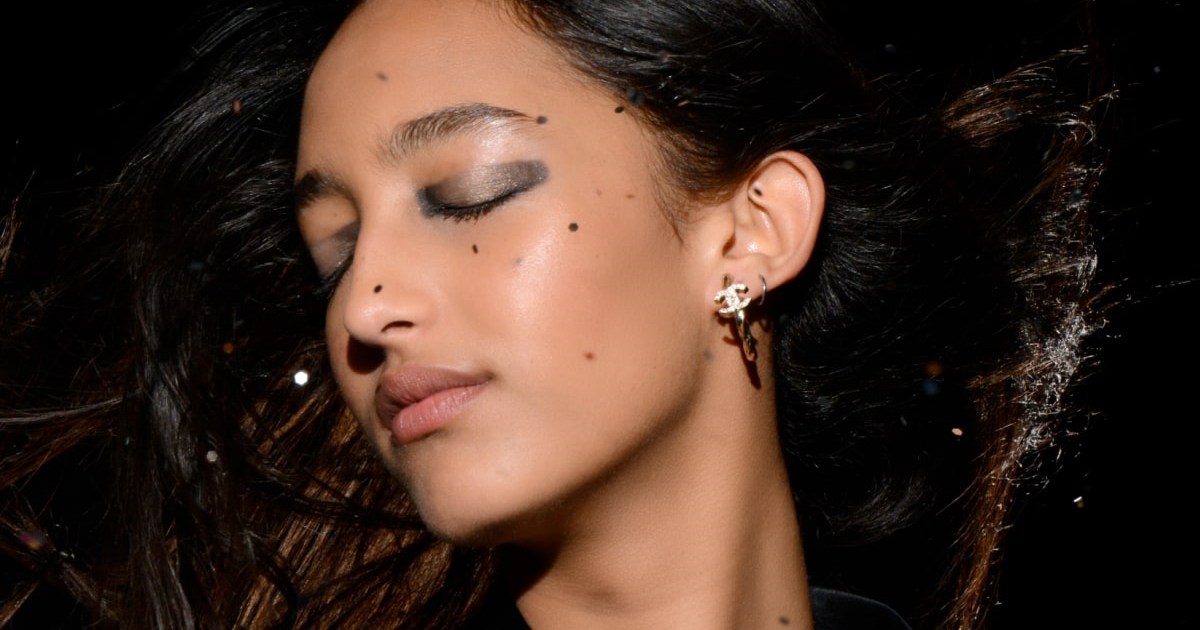 Obtain the Good Smoky Eye with Les Nuits de Chanel