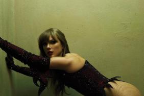 Fans 'Gasping for Air' After Seeing Taylor Swift's Photo In a Corsetted Top