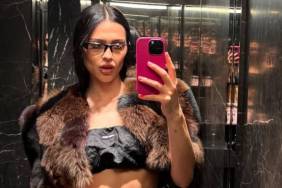 Amelia Gray’s Flaunts Super Toned Abs in Cheeky Thong Selfie