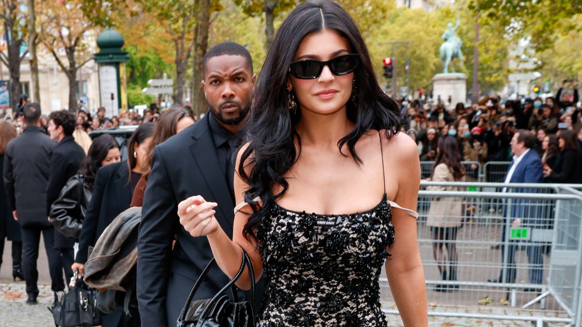 Kylie Jenner Is Christmas Eve Miracle in Strapless John Galliano Gown -  theFashionSpot