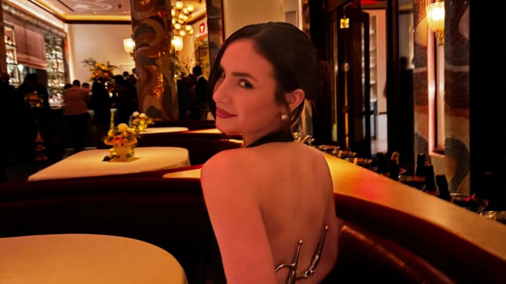Ashtin Earle Makes Fans Go Speechless in Backless Dress