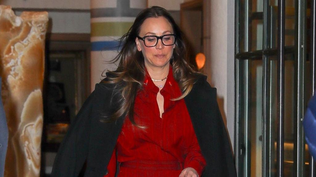Kaley Cuoco Does Power Suiting Right for 'Vanished' Press