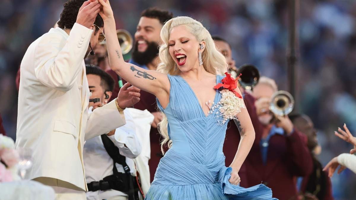 Lady Gaga's Luar Flamenco Dress for Super Bowl Featured Nod to Puerto Rico  - theFashionSpot