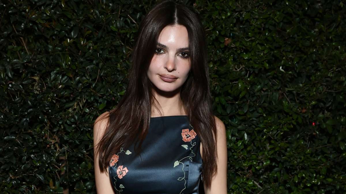 Emily Ratajkowski's Stella McCartney Dress' Super High Slit Is in the Back  - theFashionSpot