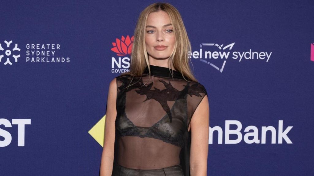 Margot Robbie's Fully See-Through Chanel Skirt Aligns With the Handbags -  theFashionSpot