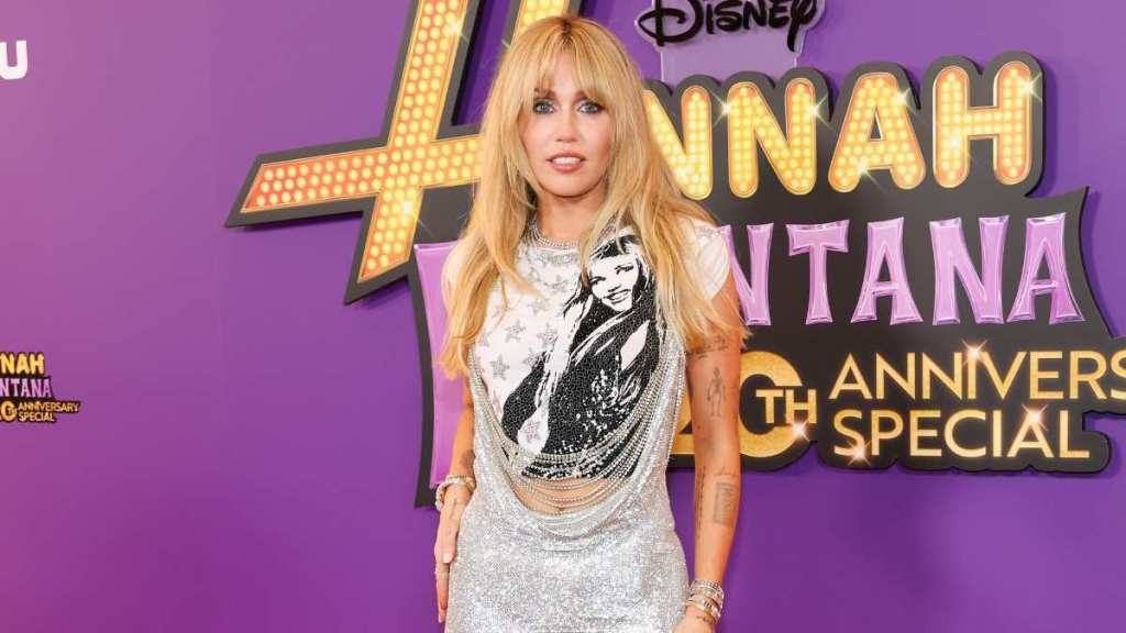 Miley Cyrus' Rabanne Dress Boasts Not 1 But 2 Dangerously High Slits