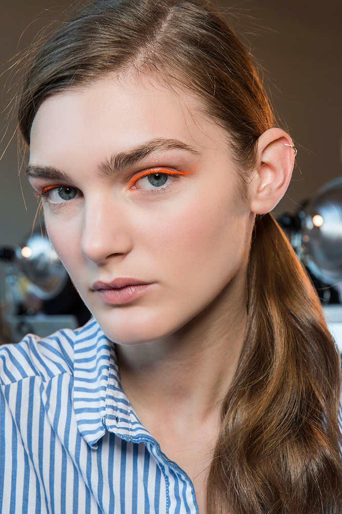 Runway-Approved Ways to Pull Off Neon Makeup - theFashionSpot