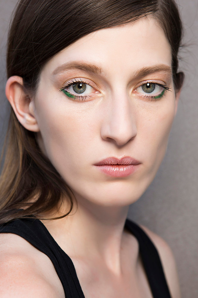 20 Chic Ways to Wear Green Makeup in Honor of St. Patricks Day #21