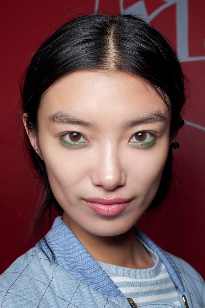 20 Chic Ways to Wear Green Makeup in Honor of St. Patricks Day #6