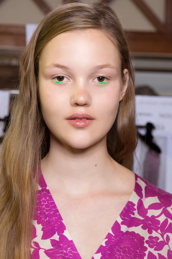 20 Chic Ways to Wear Green Makeup in Honor of St. Patricks Day #23