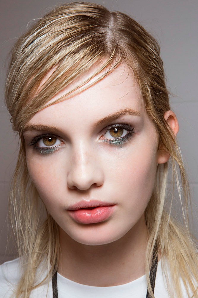 20 Chic Ways to Wear Green Makeup in Honor of St. Patricks Day #19