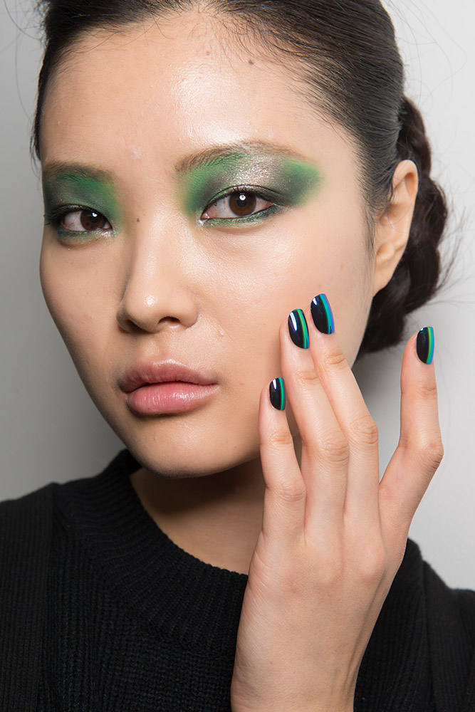 20 Chic Ways to Wear Green Makeup in Honor of St. Patricks Day #17