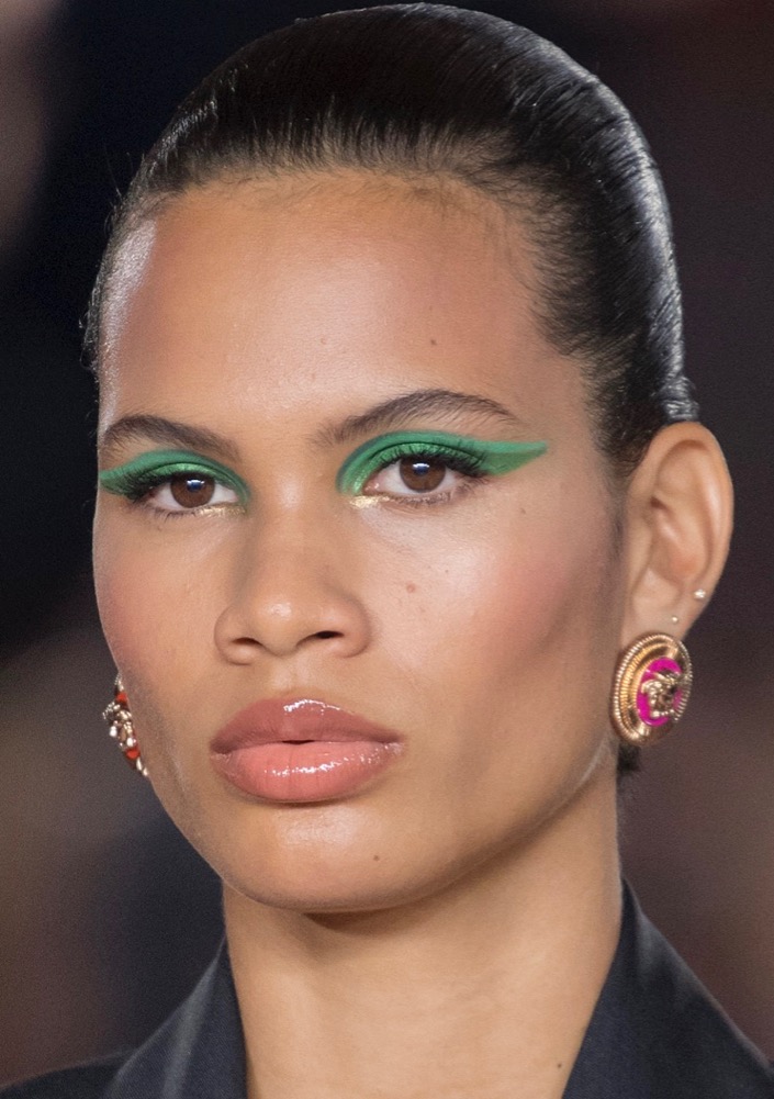 20 Chic Ways to Wear Green Makeup in Honor of St. Patricks Day #3