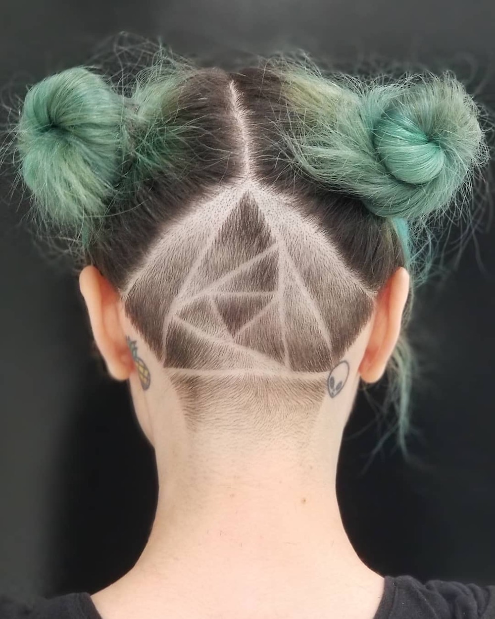 How to Do Undercut Hair for Women: 11 Steps (with Pictures)