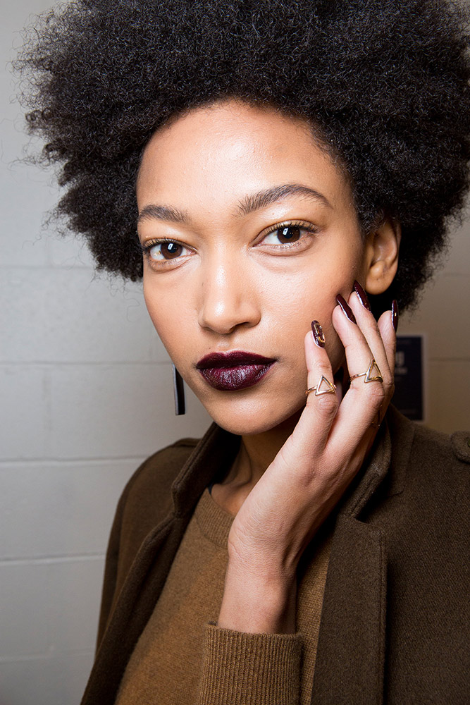 28 Best Beauty Looks From the Fall 2017 Runways - theFashionSpot