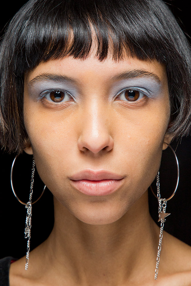 Fall 2018 Makeup Trends From the Runways to Try Right Now - theFashionSpot