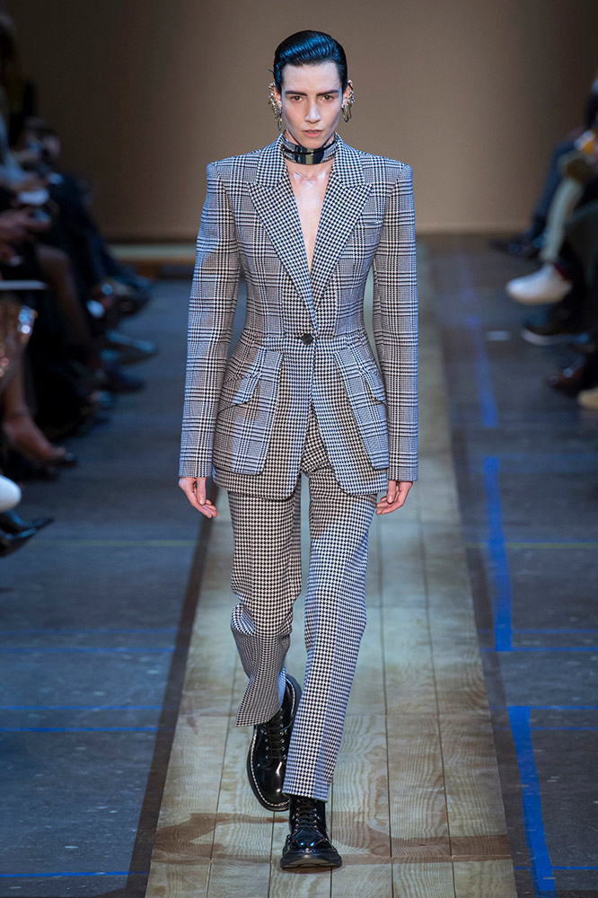 Alexander McQueen Fall 2019 #16