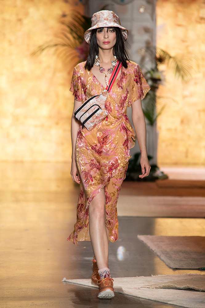 Anna Sui Spring 2019 #48