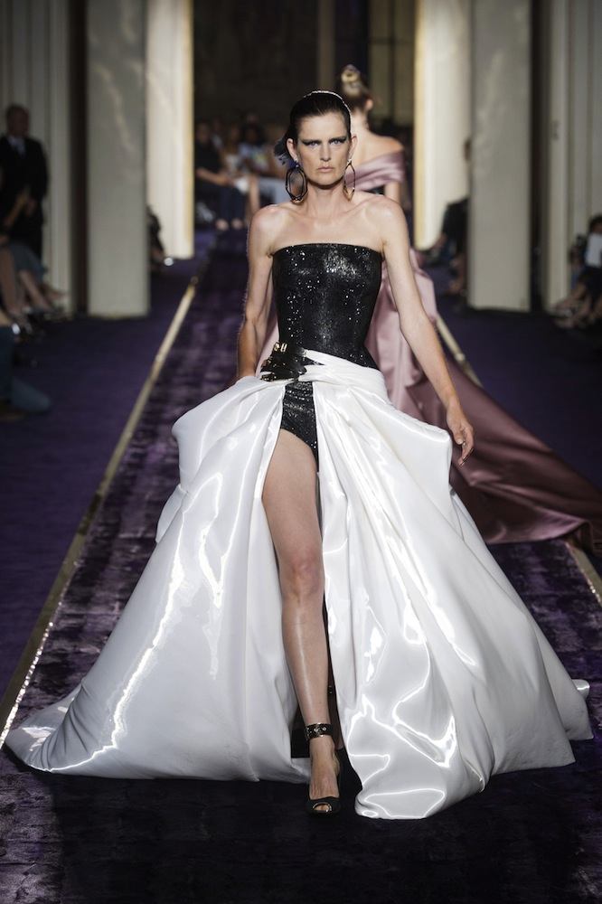 Atelier Versace Fall 2014 Runway Review - theFashionSpot