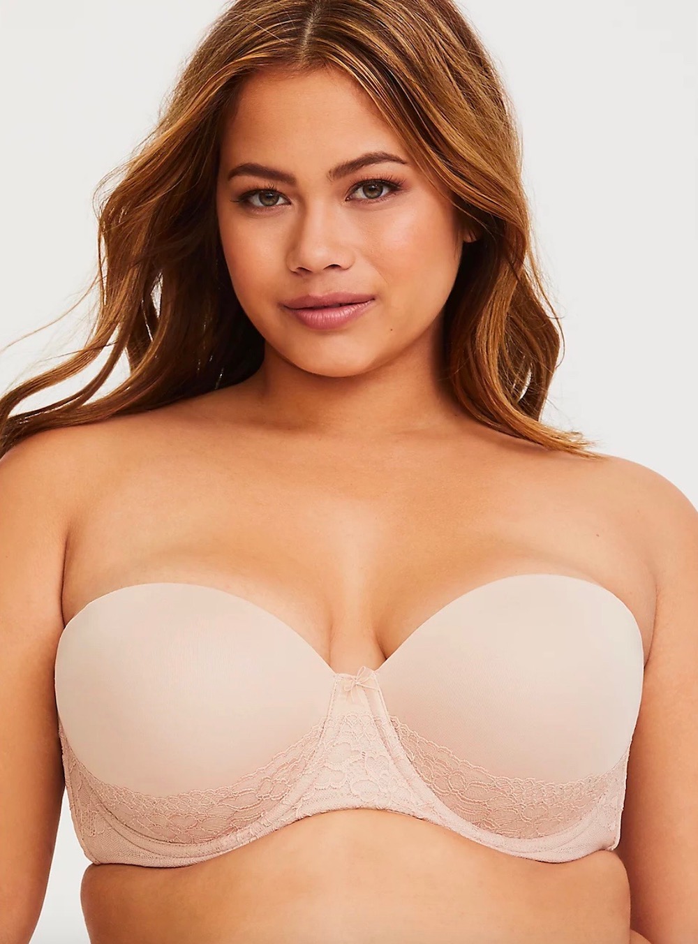 Best Strapless Bras for Bigger Busts - theFashionSpot