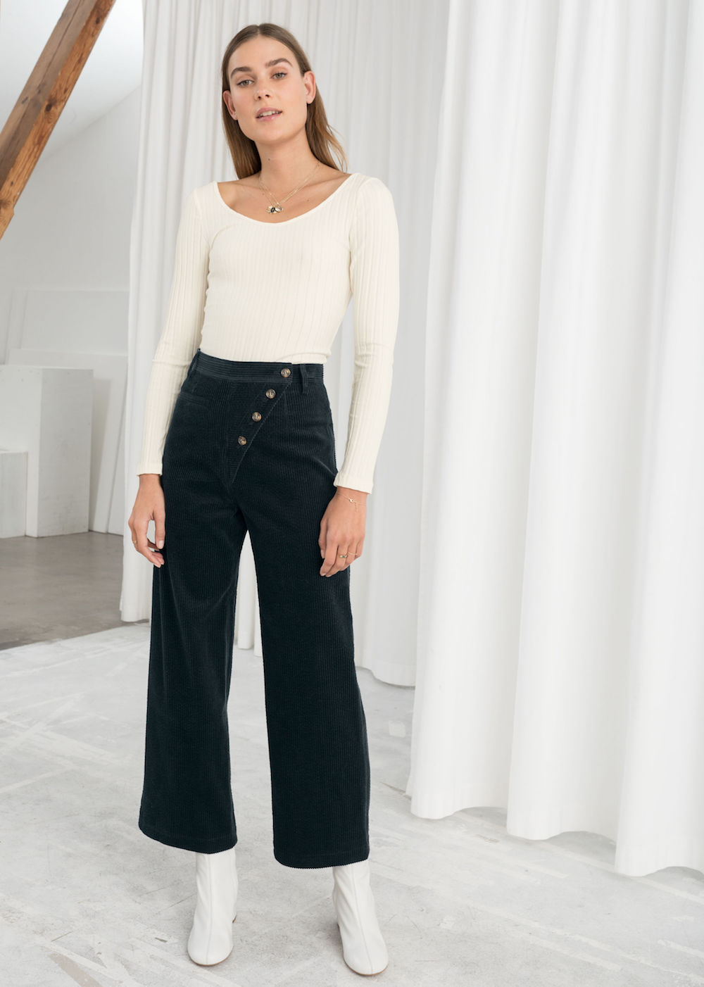 Button-Fly Pants Are the Big Wardrobe Update You Need - theFashionSpot