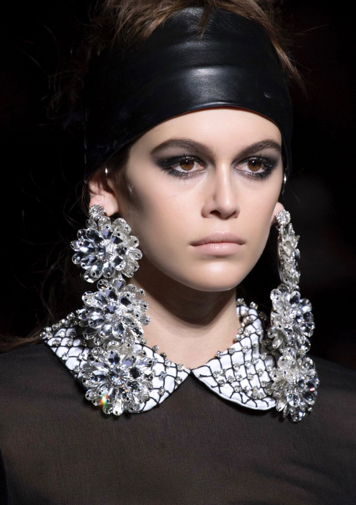 Chandelier Earrings Are Making a Comeback - theFashionSpot