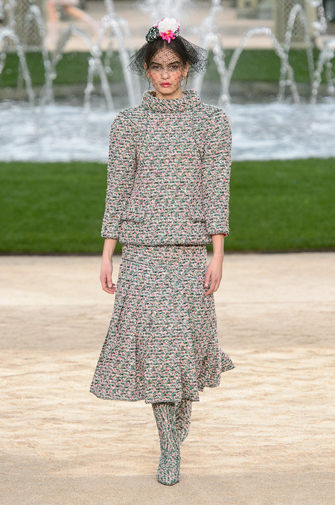 Chanel Haute Couture Spring 2018 Runway - theFashionSpot
