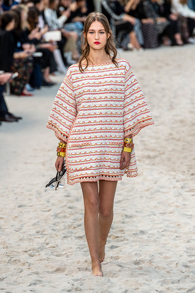 Chanel Turned Its Spring 2019 Runway Into an Indoor Beach