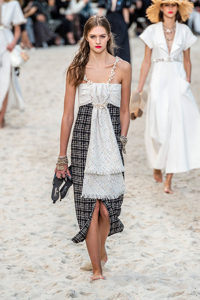 Chanel Turned Its Spring 2019 Runway Into an Indoor Beach - theFashionSpot