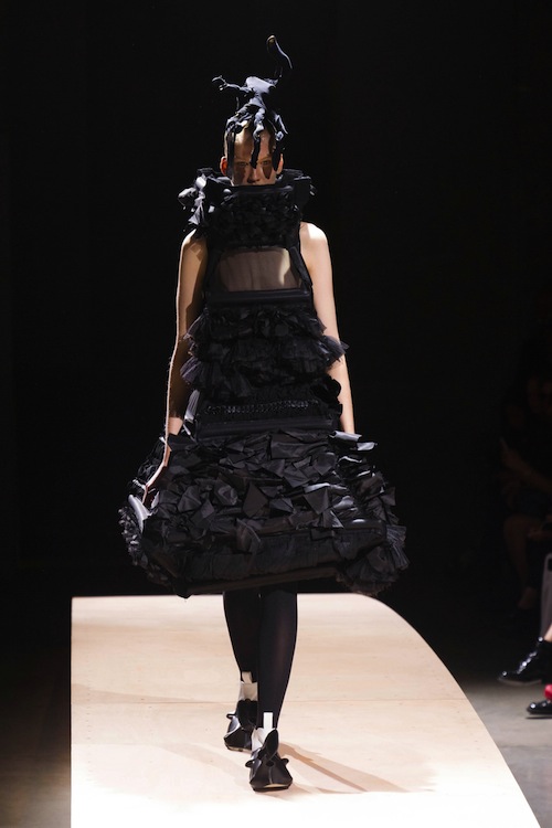Comme des Garcons Spring 2014 Runway Review - theFashionSpot