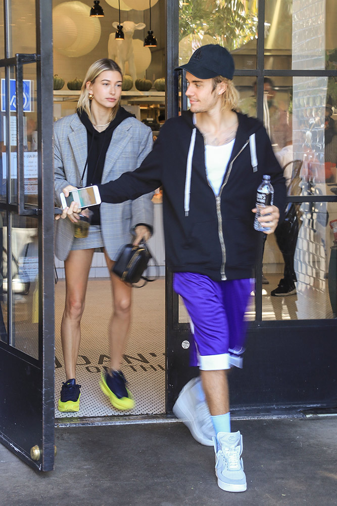 Justin Bieber and Hailey Baldwin Look Cute, but It's Her Sneakers That Have  Our Full Attention | Adult outfits, Fashion couple, Hailey baldwin style