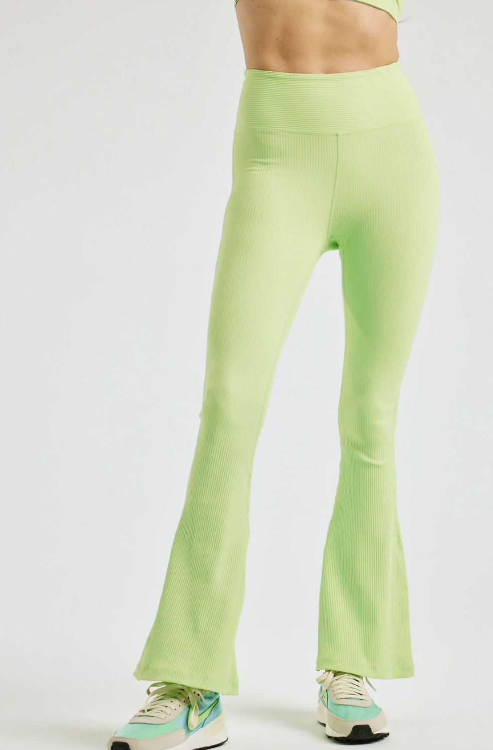 Flared Athletic Pants Are The New Leggings - theFashionSpot
