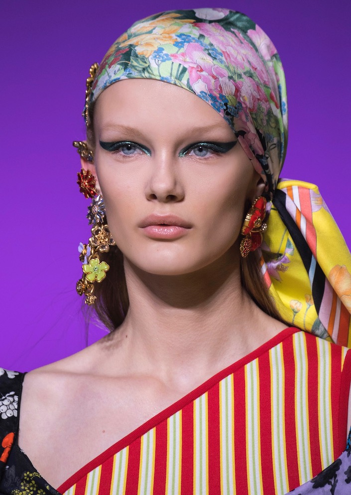 18 Modern Ways to Master 60s Beauty Trends This Year - theFashionSpot