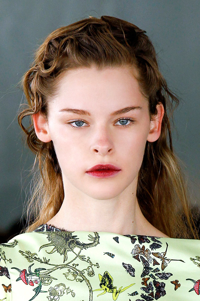 How to Pull Off the Blurred Lipstick Trend IRL #2