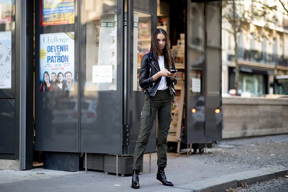 How to wear a leather jacket even when it’s spring #7