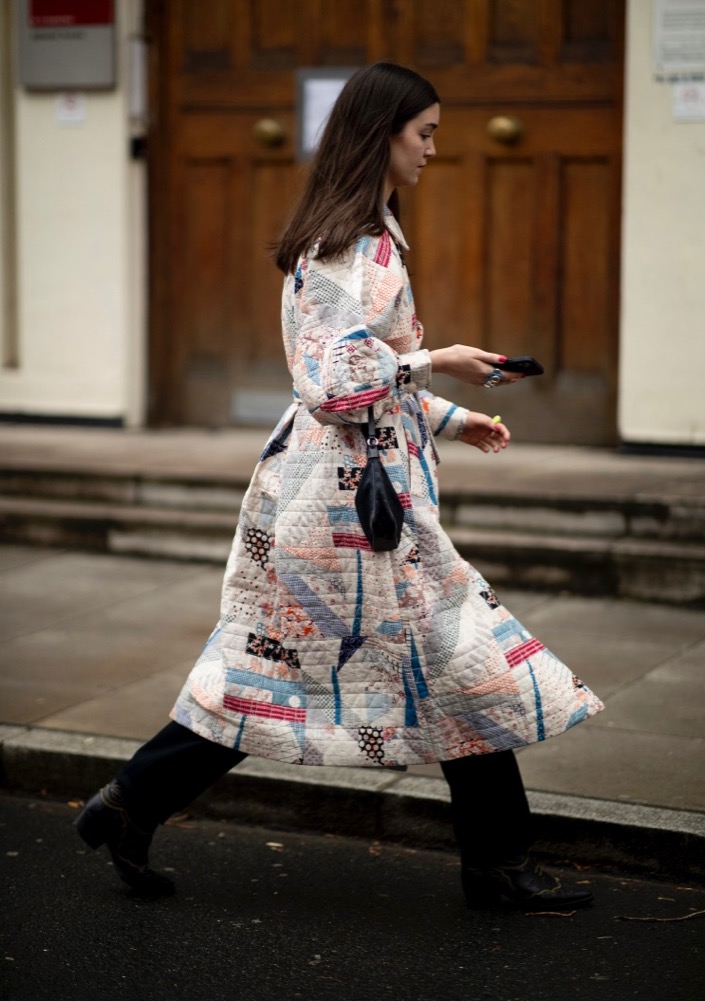 Street Style: London Fashion Week Fall 2022 - theFashionSpot