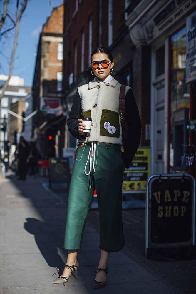 London Fashion Week Fall 2018 Street Style #66