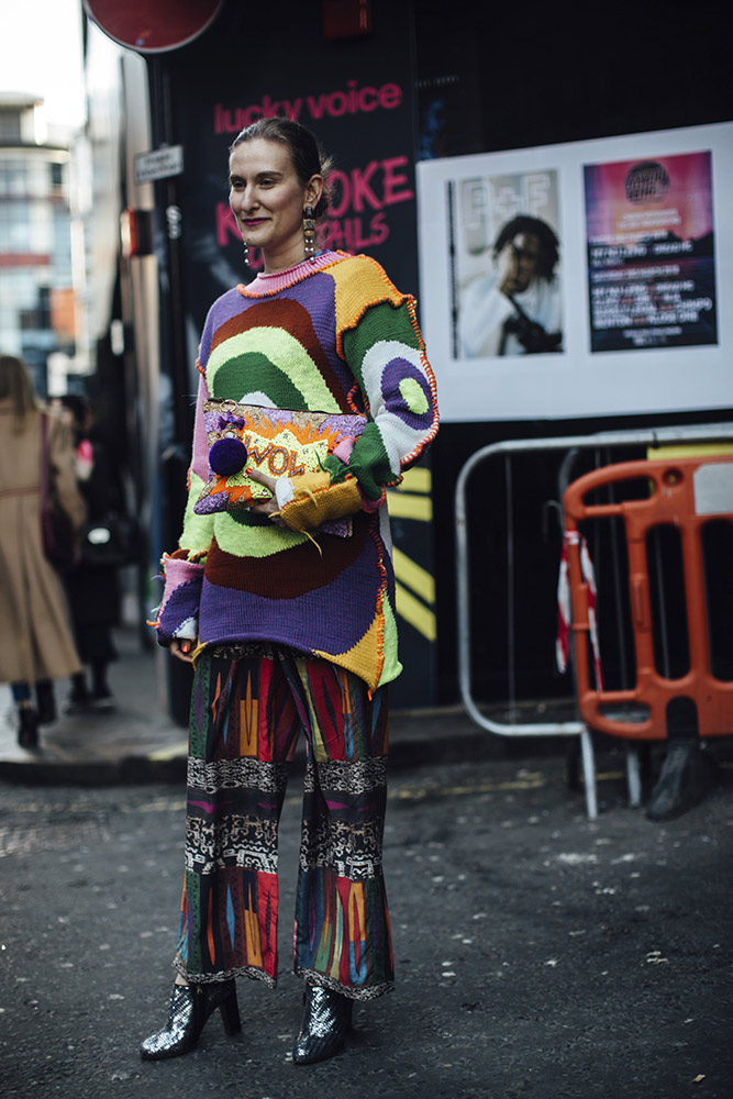 London Fashion Week Fall 2018 Street Style #86