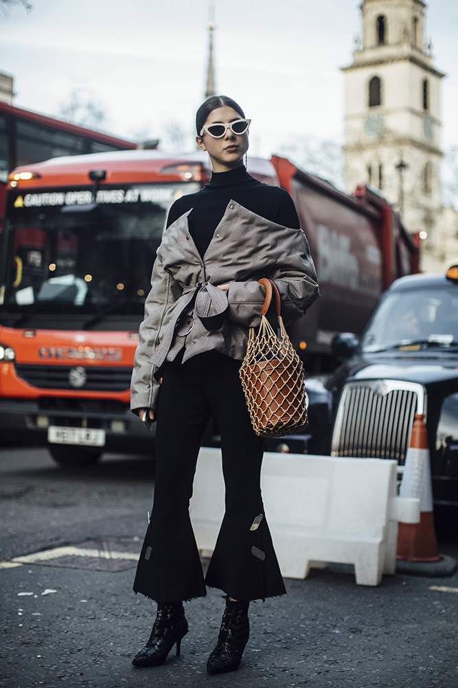 London Fashion Week Fall 2018 Street Style #61