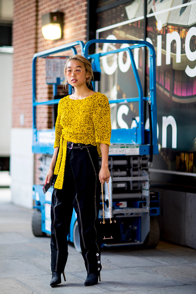 Street Style: New York Fashion Week Spring 2018 - theFashionSpot