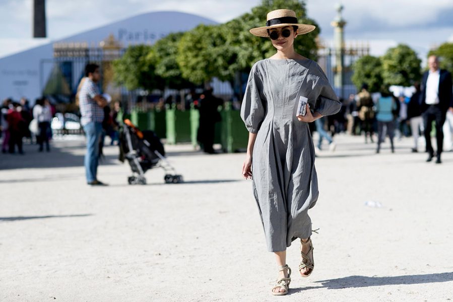Street Style: Paris Fashion Week Spring 2017 - theFashionSpot