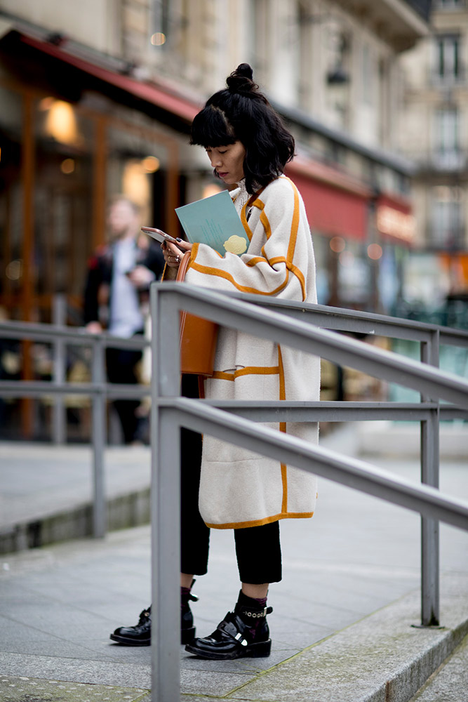 Best Street Style: Paris Haute Couture Spring 2018 - theFashionSpot