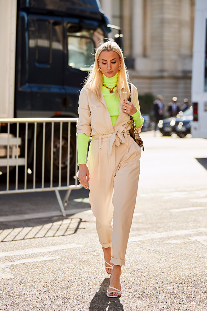 How to Add a Pop of Color to Your Outfit - theFashionSpot