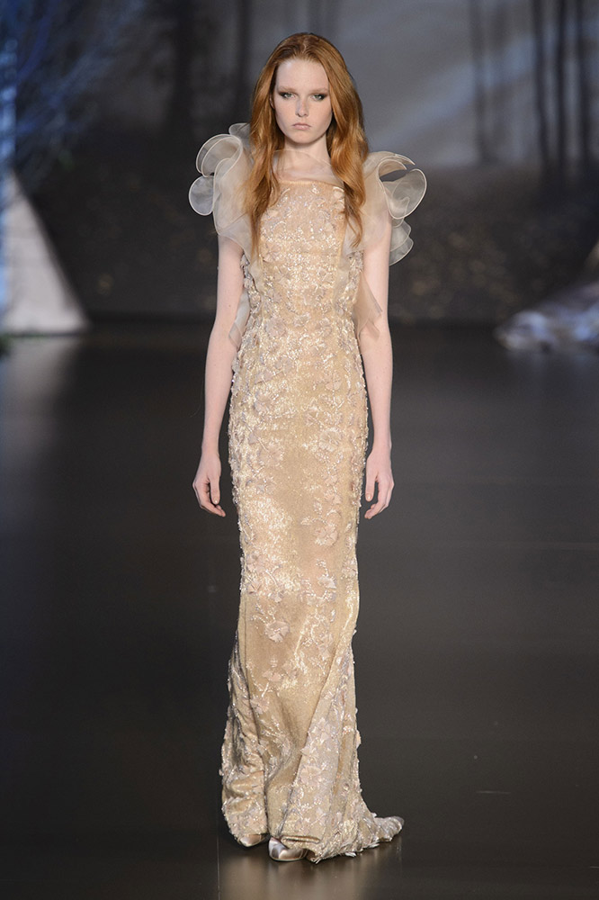 Ralph & Russo Haute Couture Fall 2015 Runway - theFashionSpot