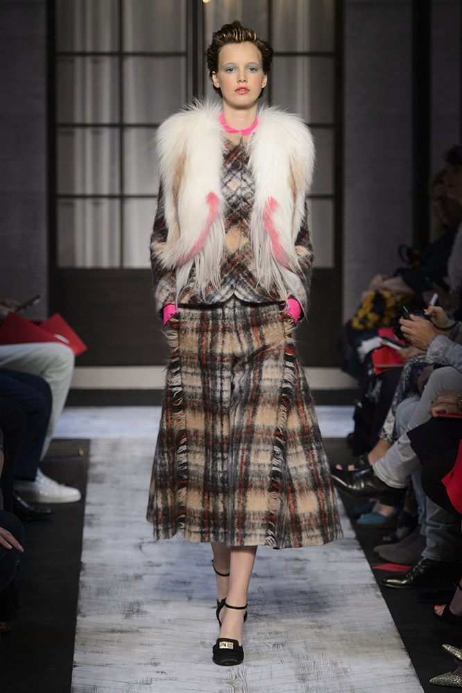 Schiaparelli Haute Couture Fall 2015 Runway - theFashionSpot